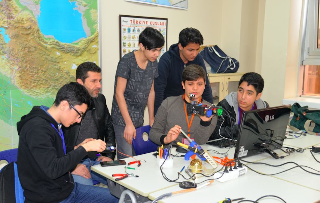 Our High School Students Organized PiWars Turkey Robotics Championship