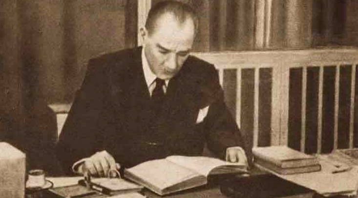 Atatürk’s Favorite Activity That He Didn’t Give Up Under Any Condition: “Reading”