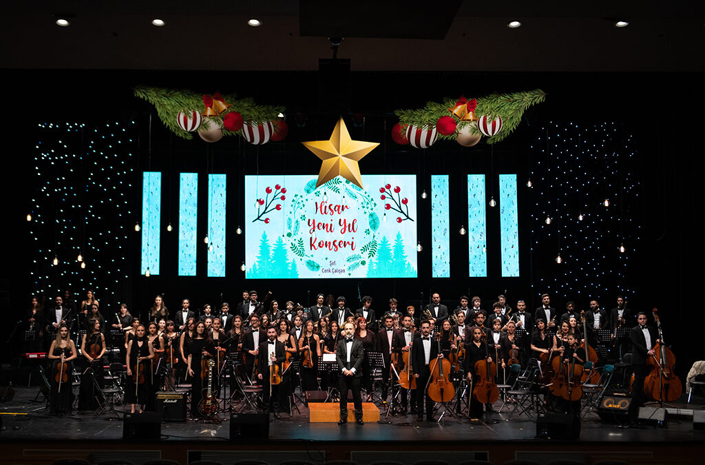 Hisar Genç Filarmoni Orkestrası ve Okul Orkestralarımız Yeni Yıl Öncesi Muhteşem Bir Konser Verdi