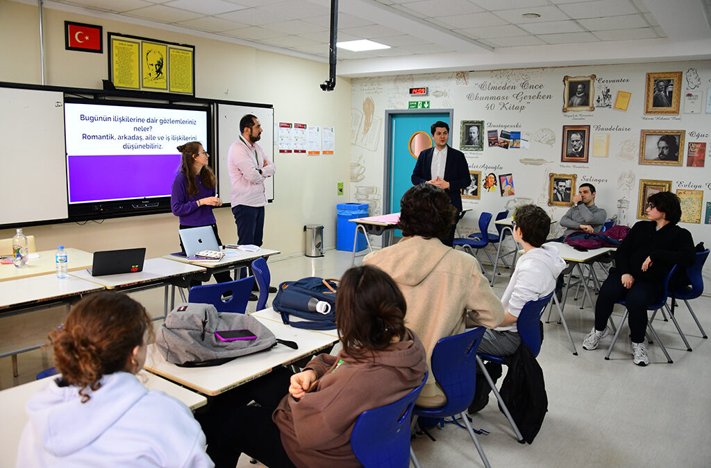 Our High School Students Discussed The Theme of Violence