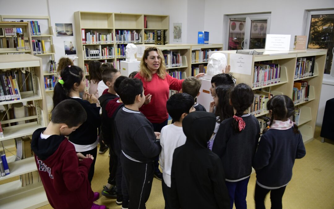 2nd Grade Students Visited the High School Library