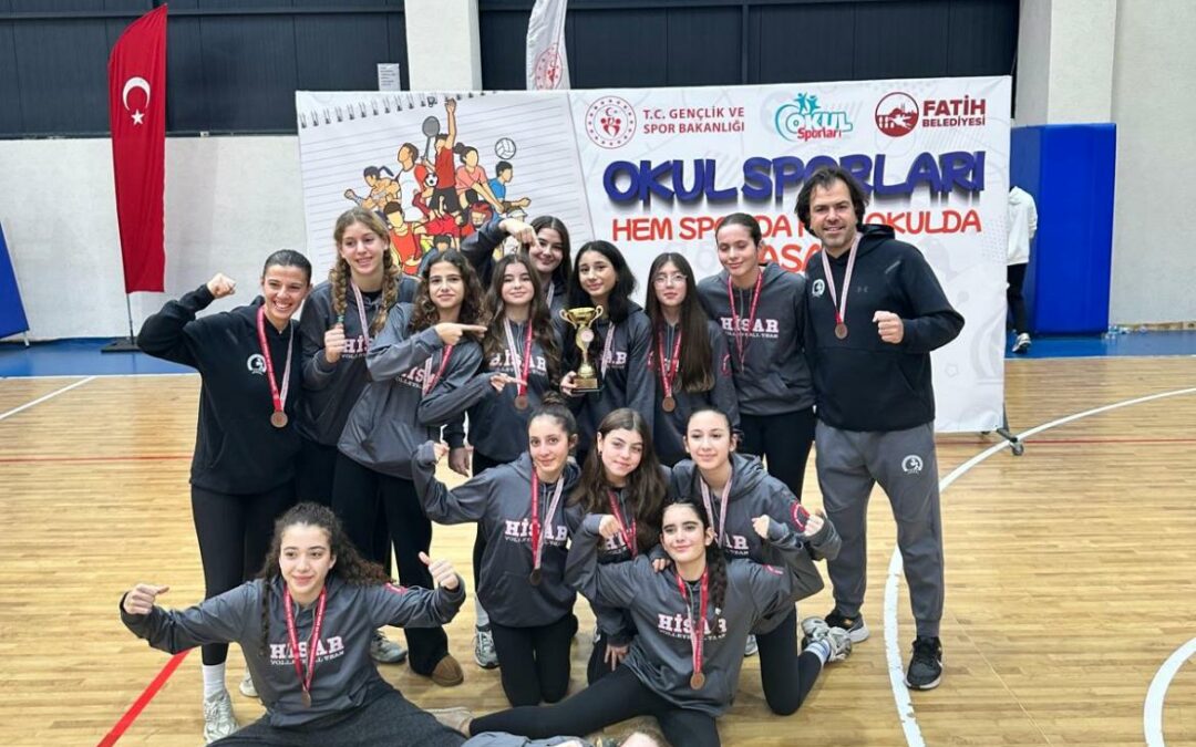 Yıldız Kız Voleybol Takımımız İstanbul 3.sü Oldu